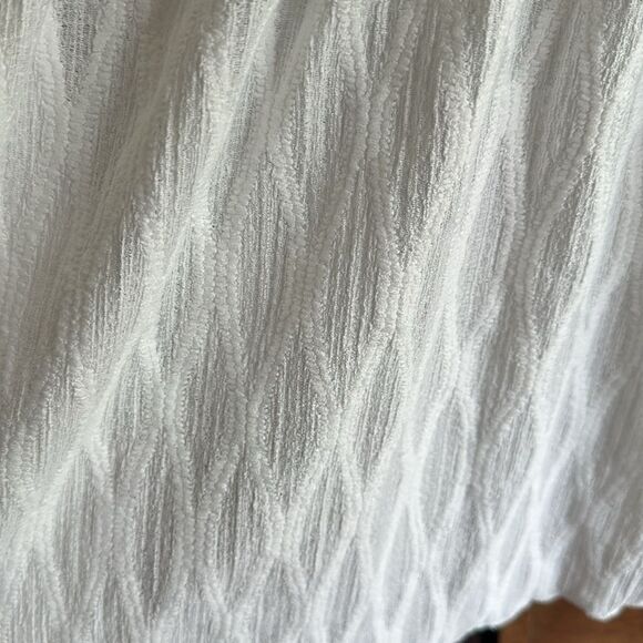 White blouse  - Picture 8 of 8